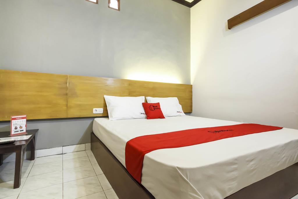 Hotel Reddoorz Near Juanda Airport T1 Brebek Exterior foto