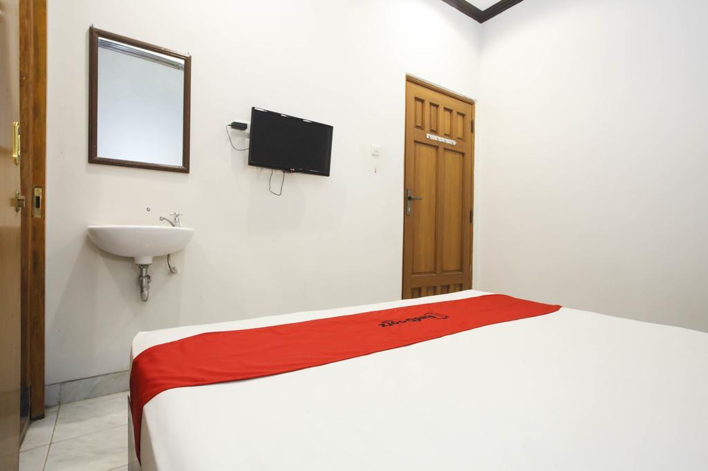 Hotel Reddoorz Near Juanda Airport T1 Brebek Exterior foto